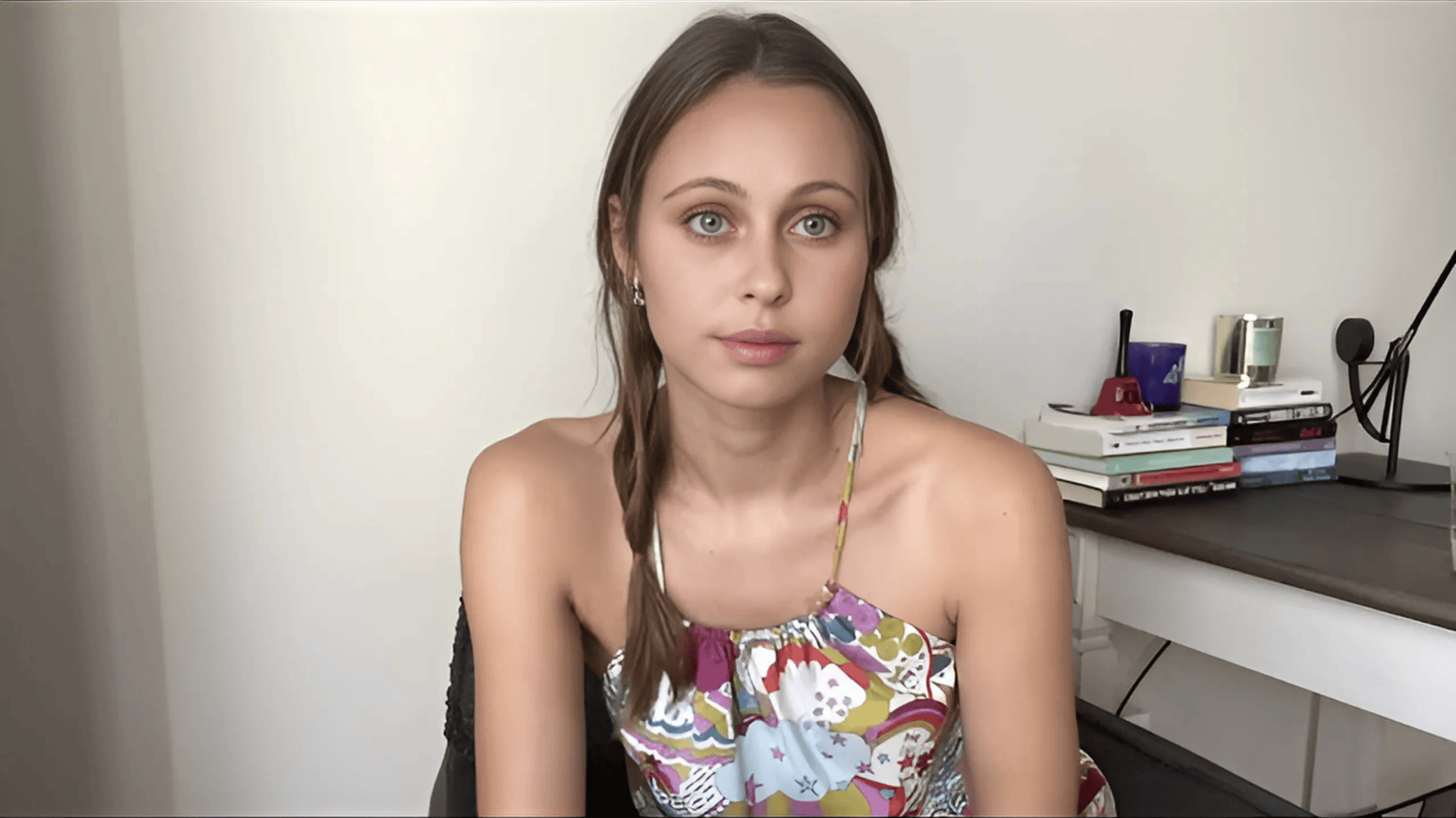 About_Stella_Bareys_Age_and_Career